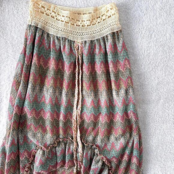 Miss D High-Low maxi Bohemian skirt featuring a multicoloured zigzag pattern - 2 - Picture 3 of 8
